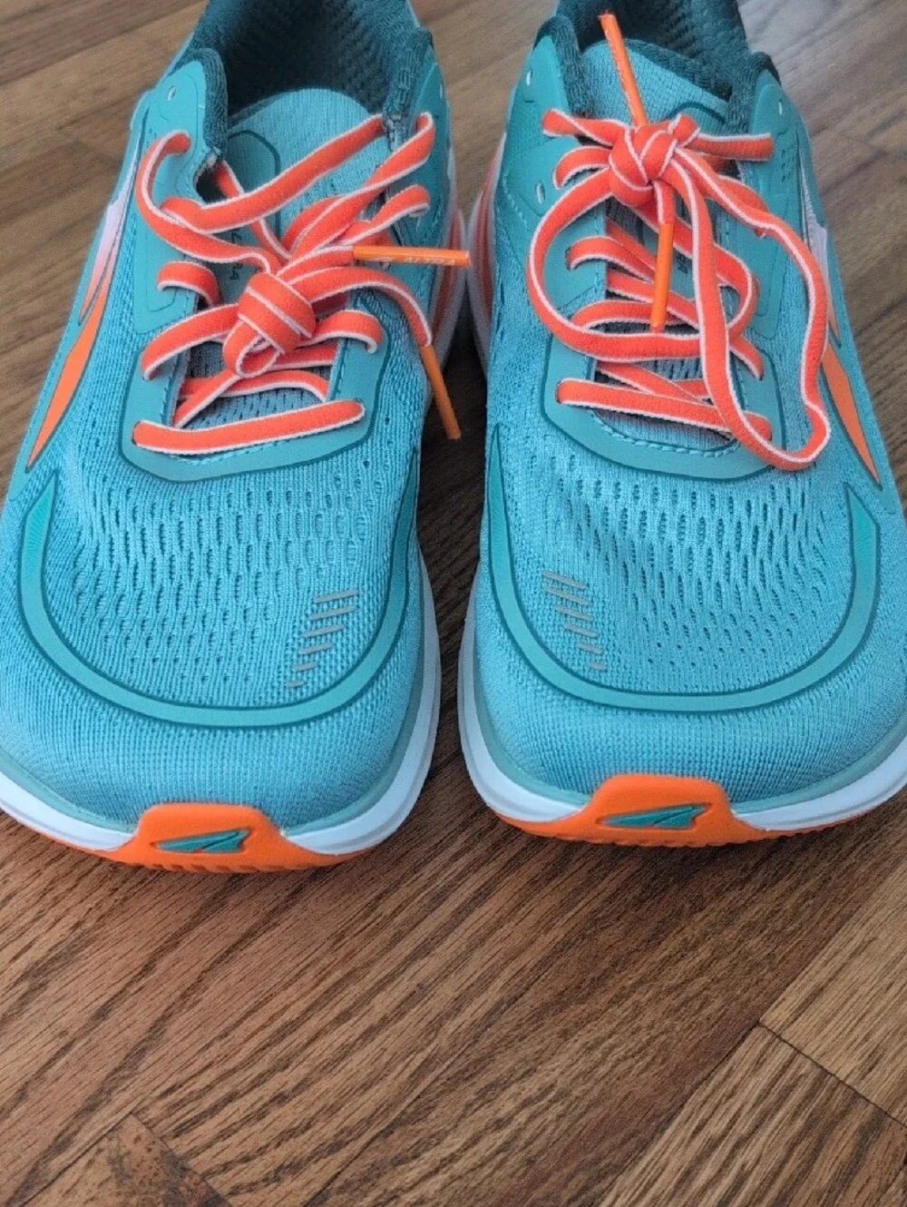 Altra Women's Teal Athletic Shoes with Orange Accents NWOT - Picture 5 of 5